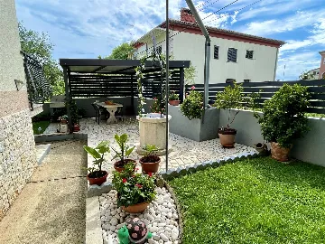 Two-Bedroom Apartment in Rovinj with Parking