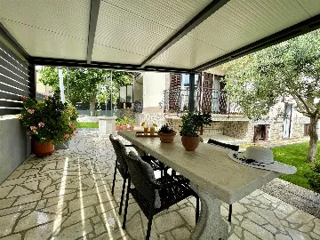 Two-Bedroom Apartment in Rovinj with Parking