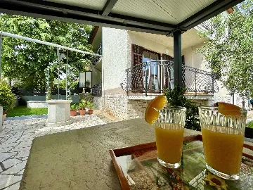 Two-Bedroom Apartment in Rovinj with Parking