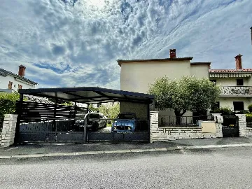 Two-Bedroom Apartment in Rovinj with Parking