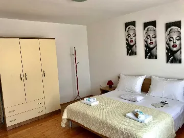 Two-Bedroom Apartment in Rovinj with Parking