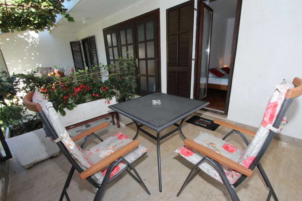One-Bedroom Apartment in Rovinj with Parking