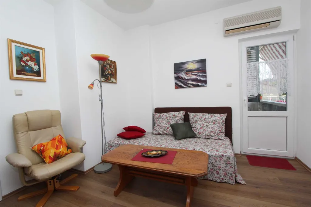 Two-Bedroom Apartment in Rovinj with Balcony