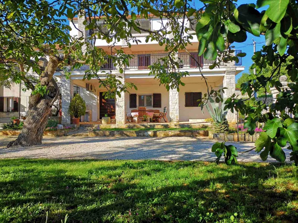 Two-Bedroom Apartment in Bale for 4 Guests