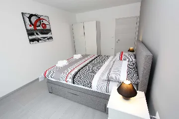 Two-Bedroom Apartment in Rovinj with Parking