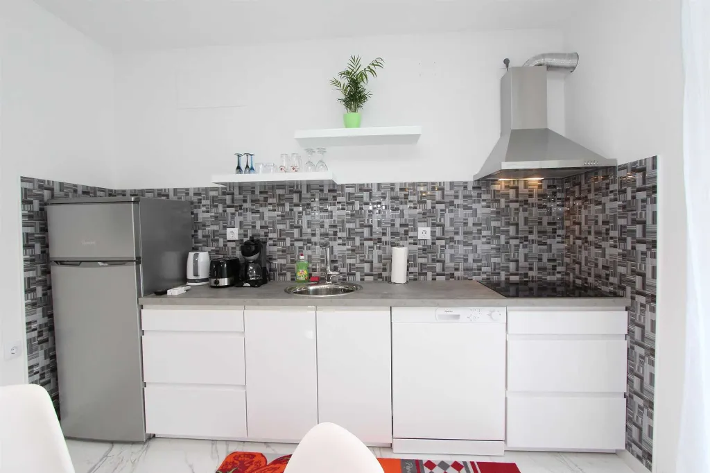Two-Bedroom Apartment in Rovinj with Parking