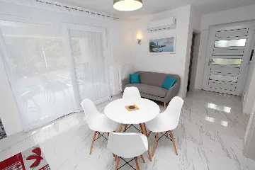 Two-Bedroom Apartment in Rovinj with Parking