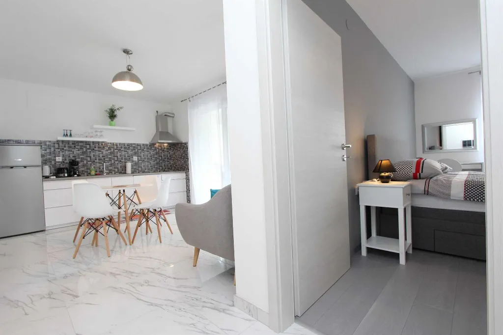 Two-Bedroom Apartment in Rovinj with Parking