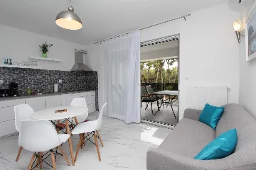 Two-Bedroom Apartment in Rovinj with Parking