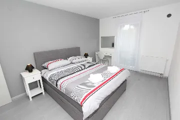 Two-Bedroom Apartment in Rovinj with Parking