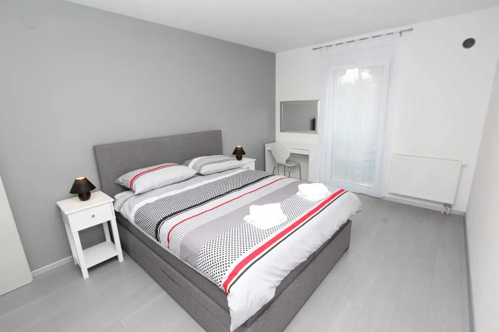 Two-Bedroom Apartment in Rovinj with Parking