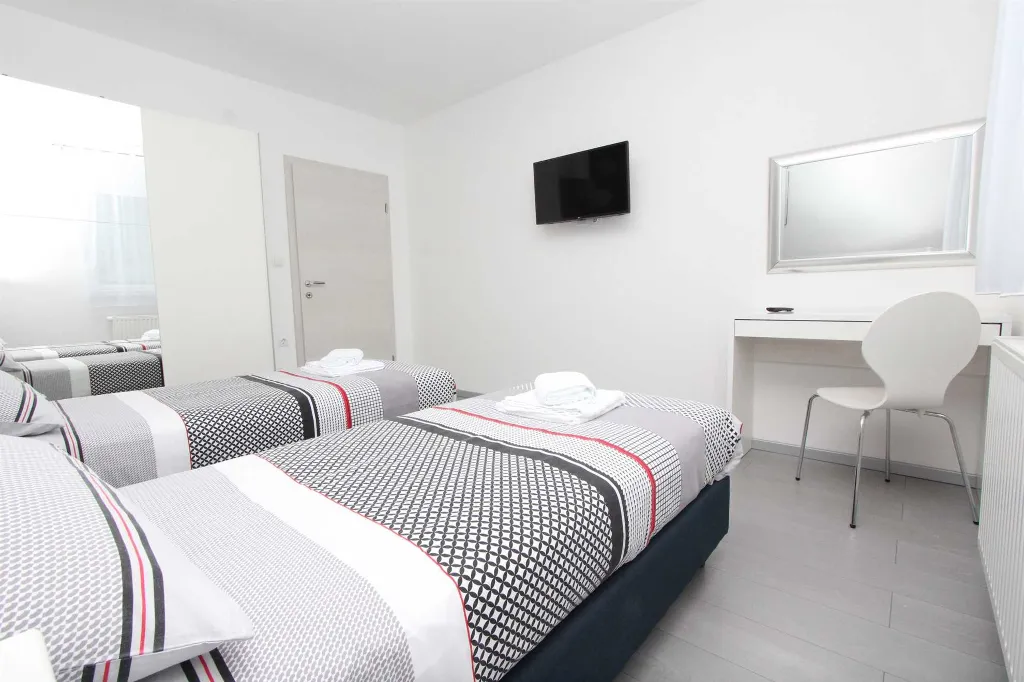 Two-Bedroom Apartment in Rovinj with Parking