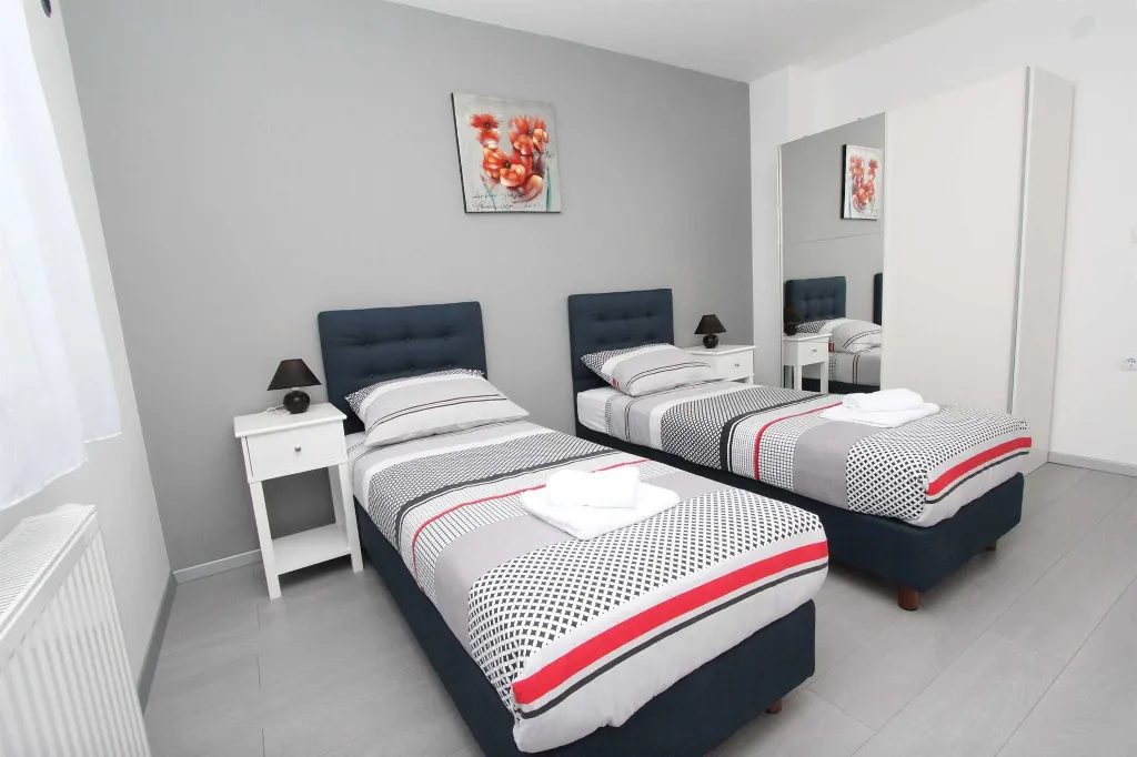 Two-Bedroom Apartment in Rovinj with Parking