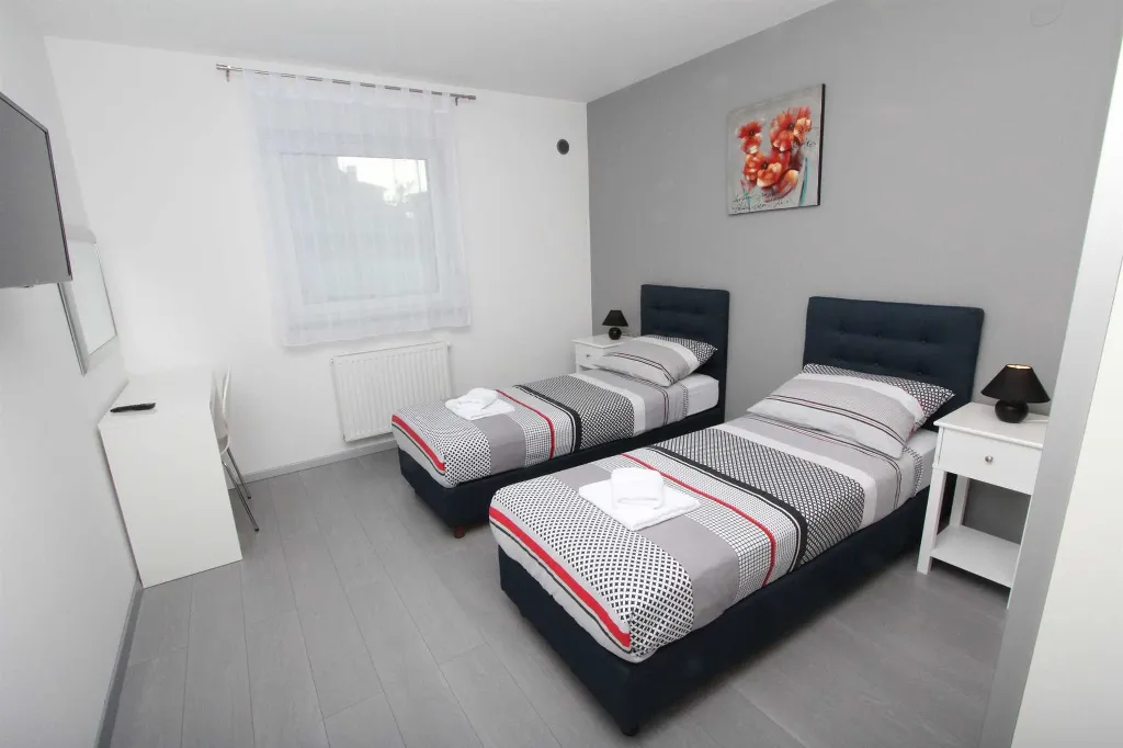 Two-Bedroom Apartment in Rovinj with Parking
