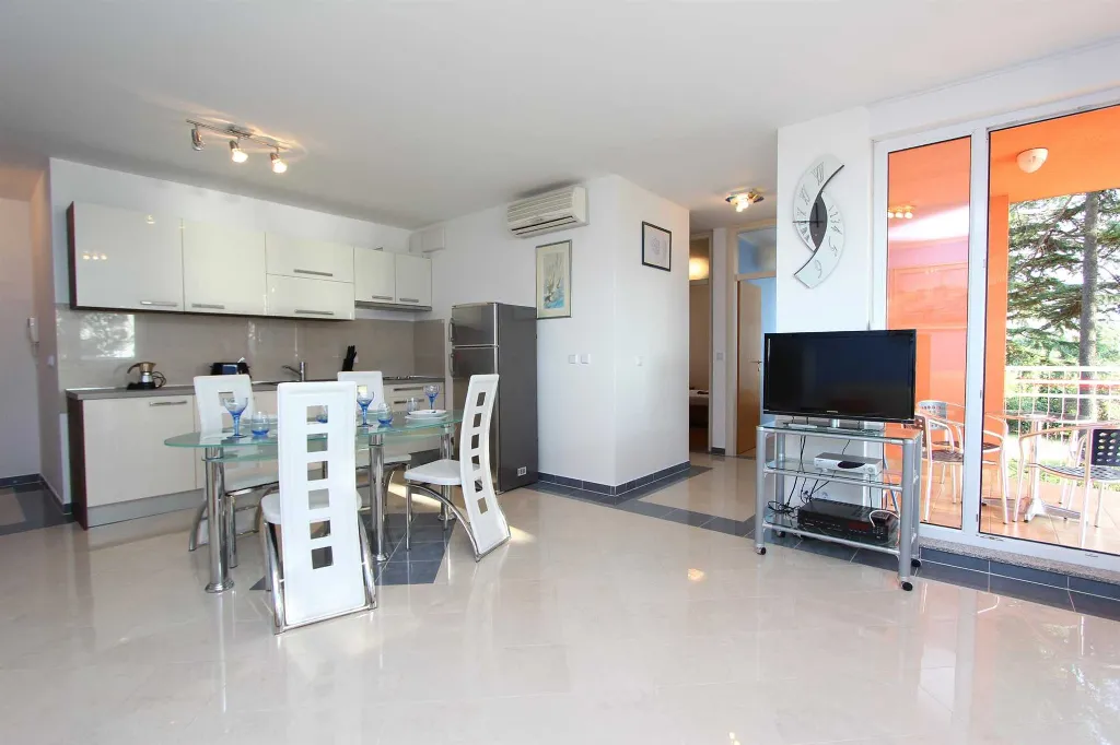 Two-Bedroom Apartment in Novigrad with Balcony