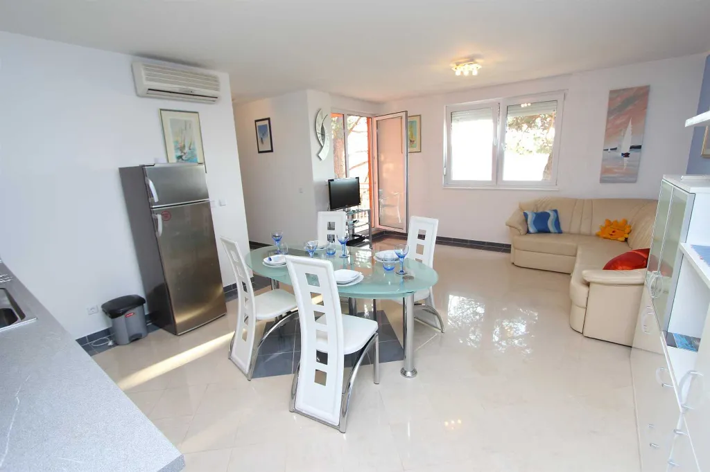 Two-Bedroom Apartment in Novigrad with Balcony