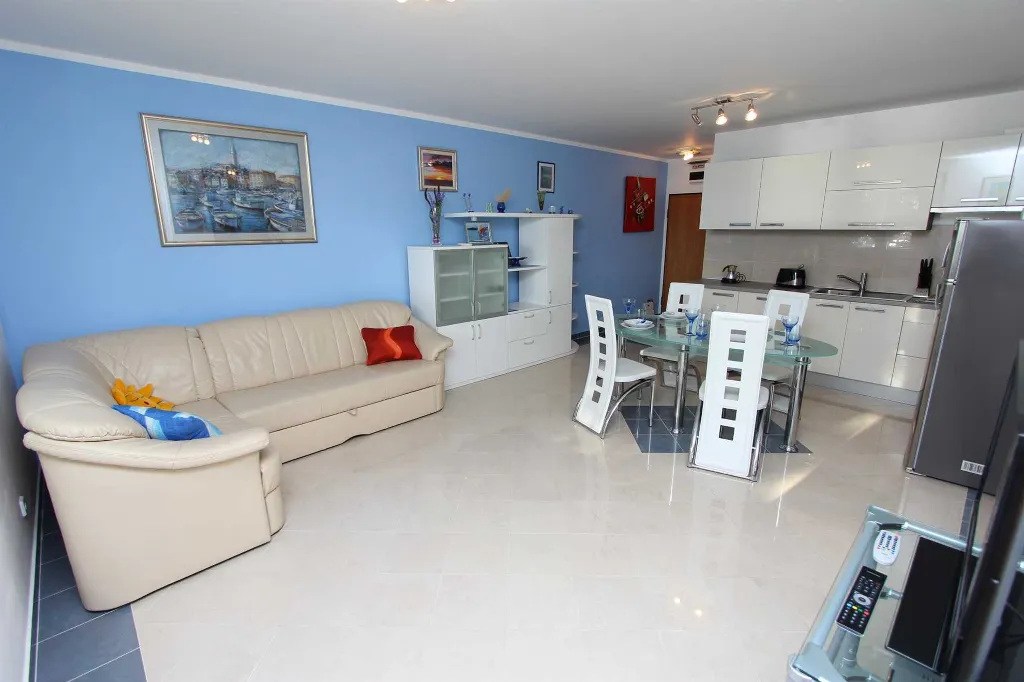 Two-Bedroom Apartment in Novigrad with Balcony