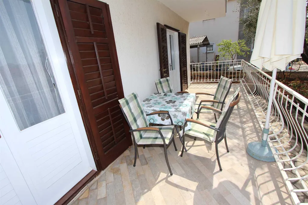 Two-Bedroom Apartment in Rovinj for 4 Guests