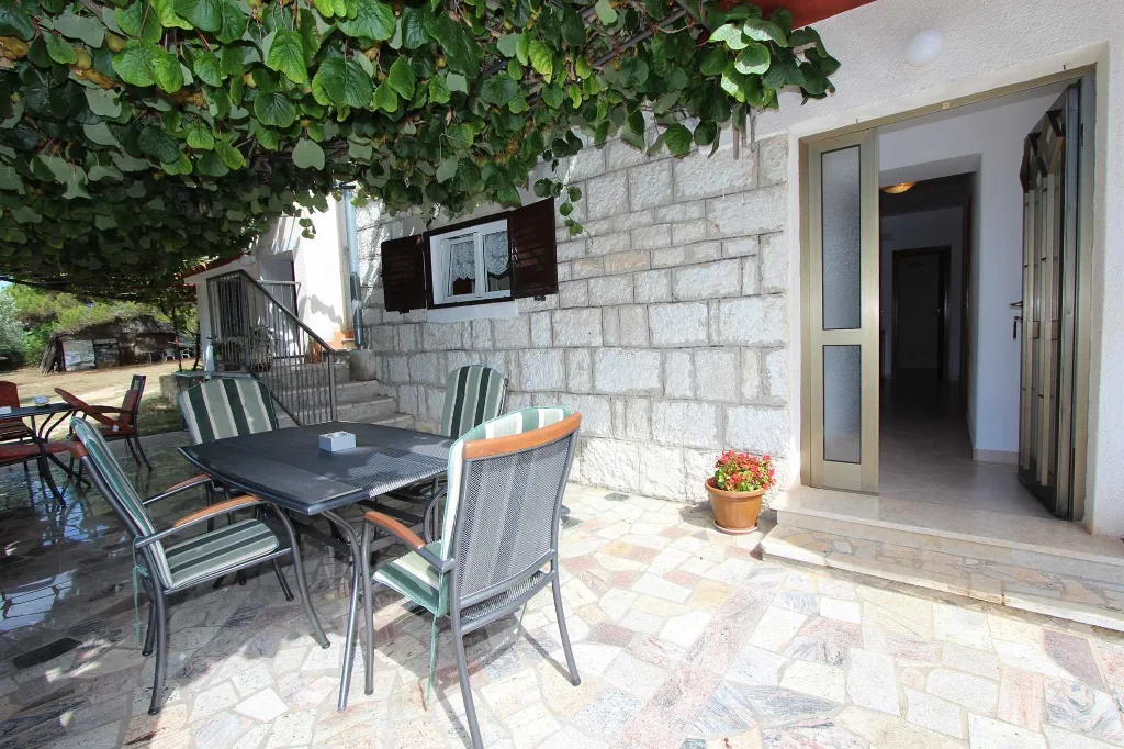 Two-Bedroom Apartment in Rovinj for 4 Guests