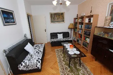 Two-Bedroom Apartment in Rovinj with Parking