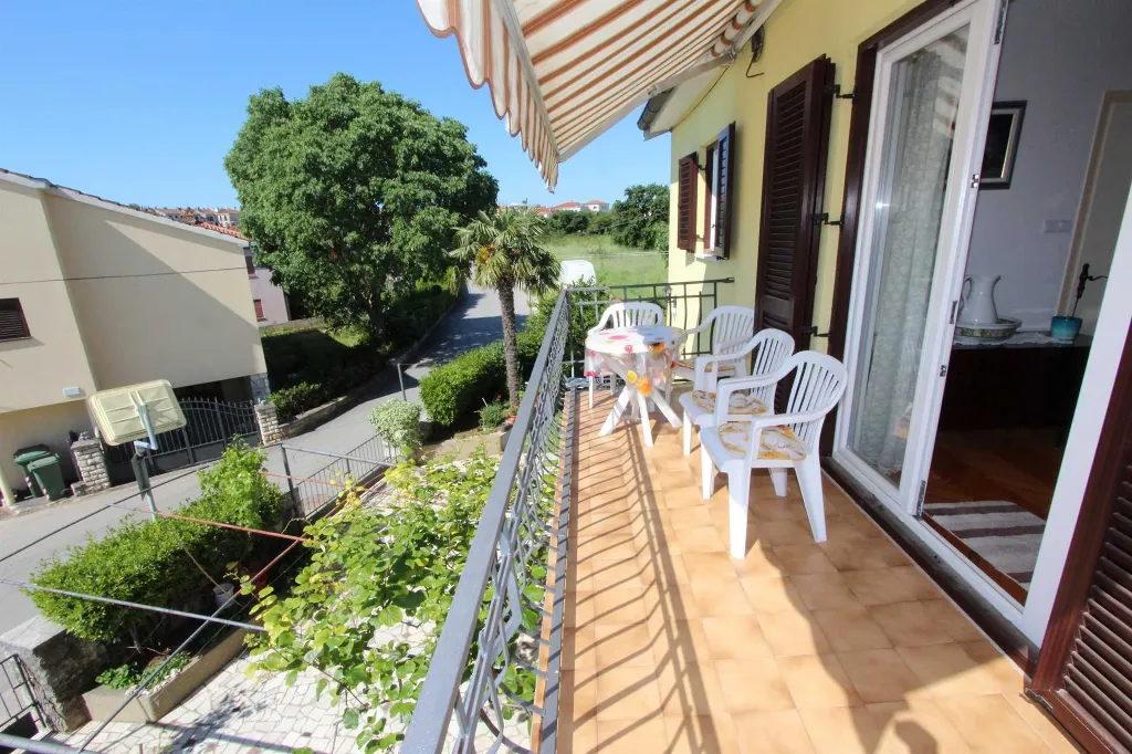 Two-Bedroom Apartment in Rovinj with Parking