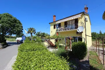 Two-Bedroom Apartment in Rovinj with Parking