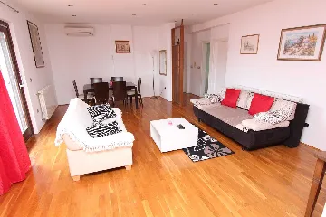 Two-Bedroom Apartment in Rovinj for 4 Guests