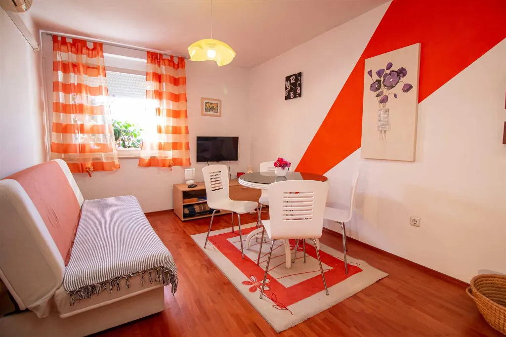Two-Bedroom Apartment in Rovinj with Balcony