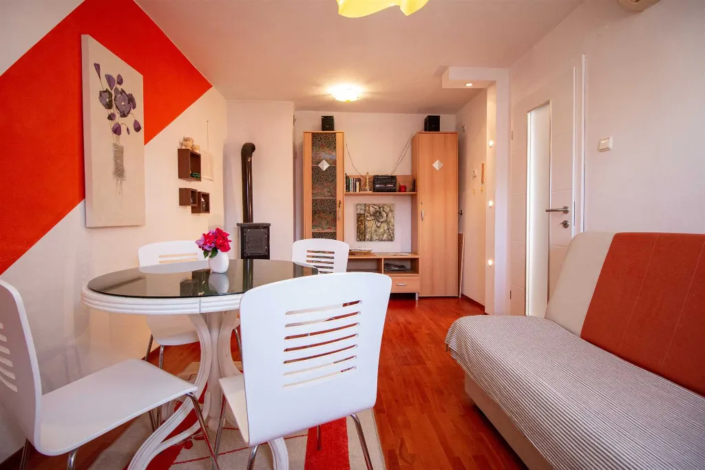 Two-Bedroom Apartment in Rovinj with Balcony