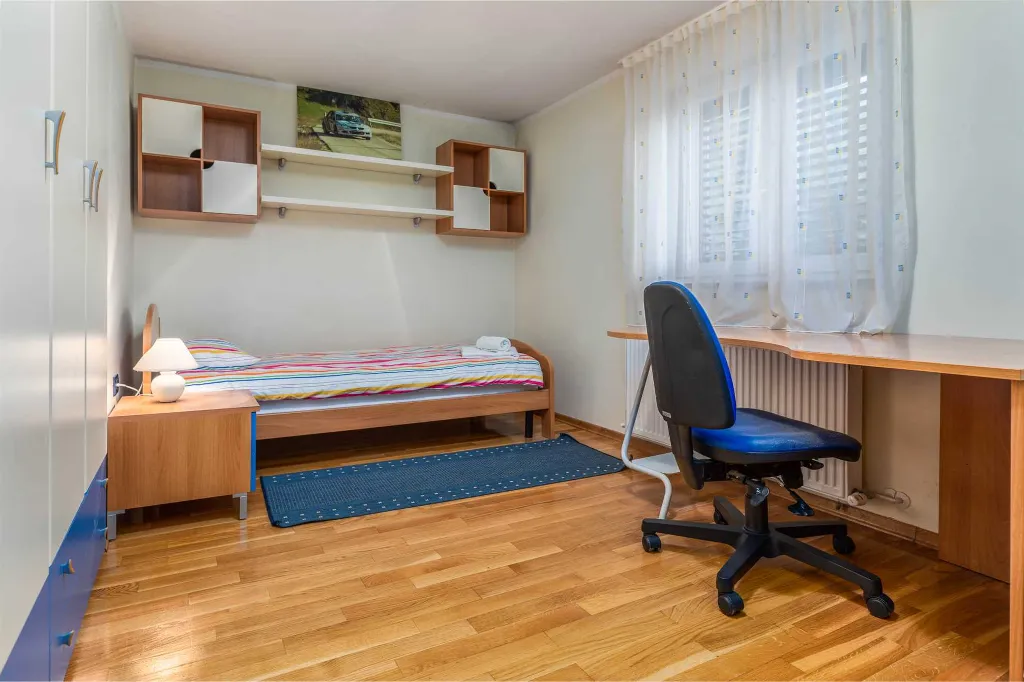 Three-Bedroom Apartment in Pula for 8 Guests