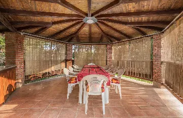 Three-Bedroom Apartment in Pula for 8 Guests