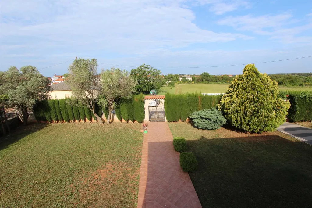 Three-Bedroom Apartment in Pula for 8 Guests
