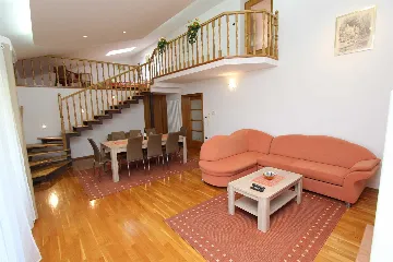 Three-Bedroom Apartment in Pula for 8 Guests
