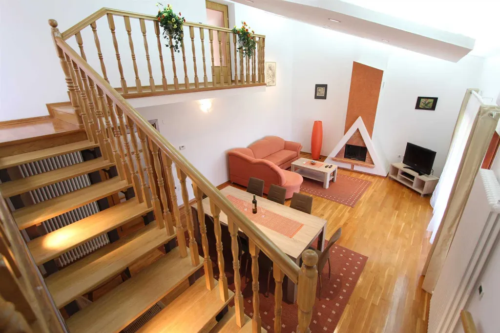Three-Bedroom Apartment in Pula for 8 Guests