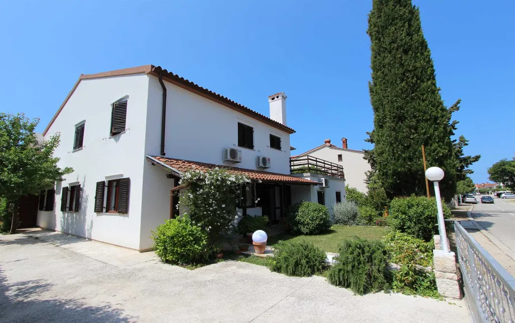 Two-Bedroom Apartment with Terrace in Rovinj