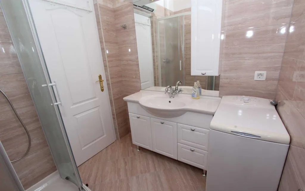 One-Bedroom Apartment with Balcony in Rovinj