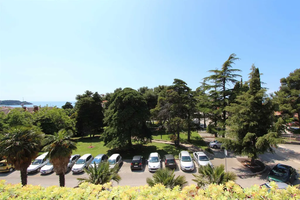 One-Bedroom Apartment with Balcony in Rovinj