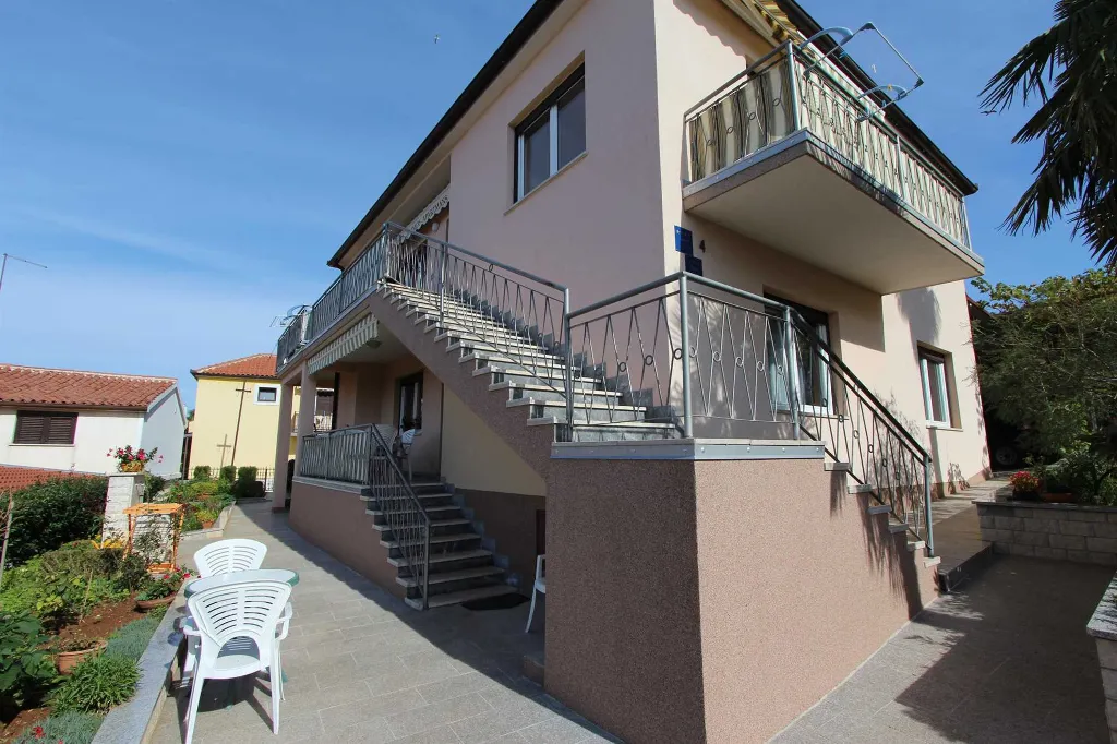 One-Bedroom Apartment in Rovinj for Up to 4 Guests