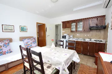 One-Bedroom Apartment in Rovinj for Up to 4 Guests