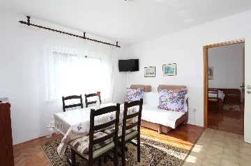One-Bedroom Apartment in Rovinj for Up to 4 Guests