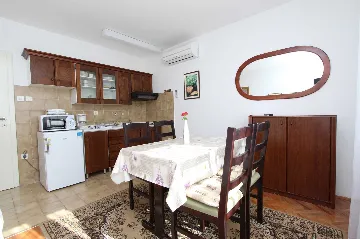 One-Bedroom Apartment in Rovinj for Up to 4 Guests