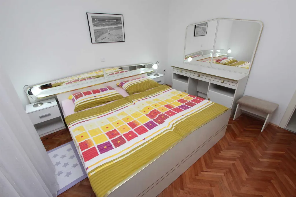 One-Bedroom Apartment in Rovinj for 2-4 Guests
