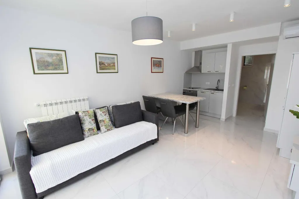 One-Bedroom Apartment for 4 Guests in Rovinj