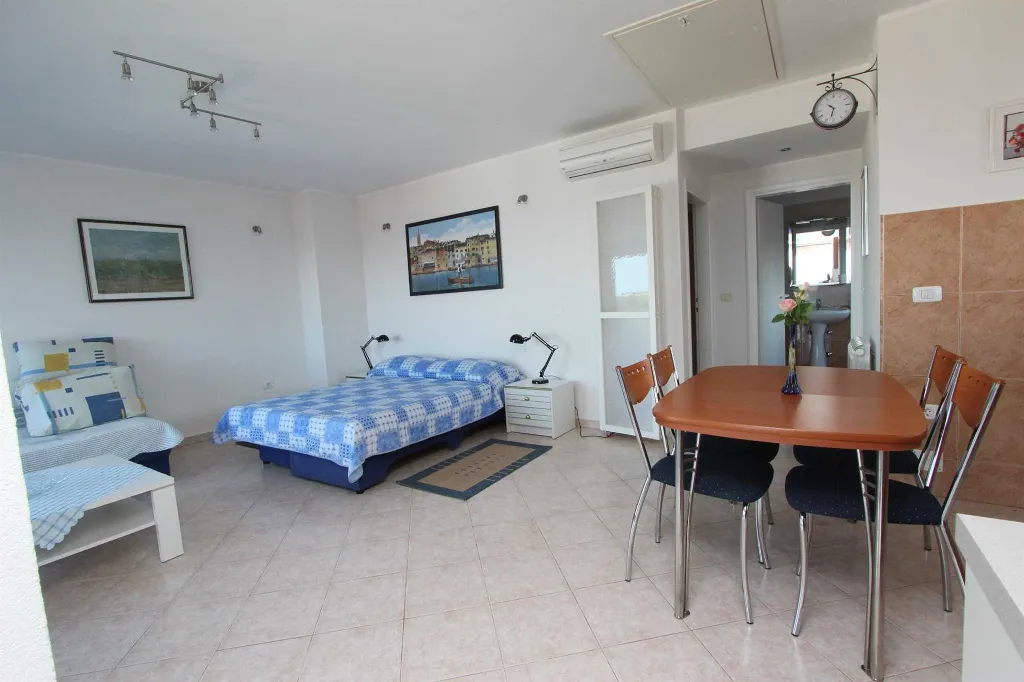 One-Bedroom Apartment for 4 in Rovinj