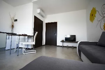 One-Bedroom Apartment with Shared Pool in Pilkovići