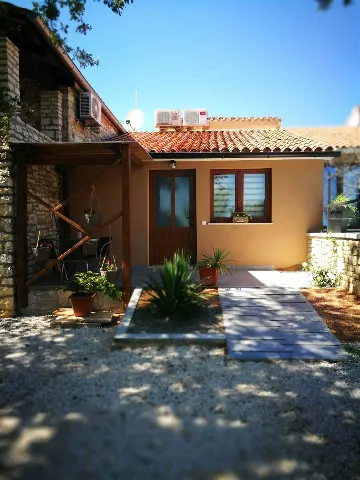 One-Bedroom Apartment with Shared Pool in Pilkovići