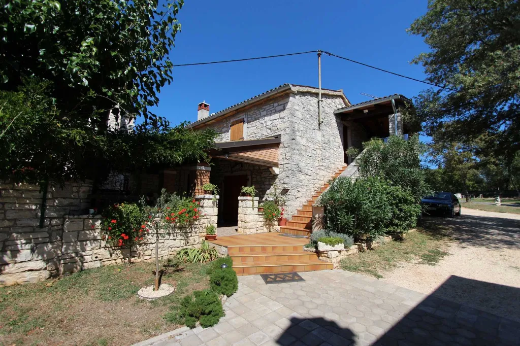 One-Bedroom Apartment in Pilkovići with Shared Pool