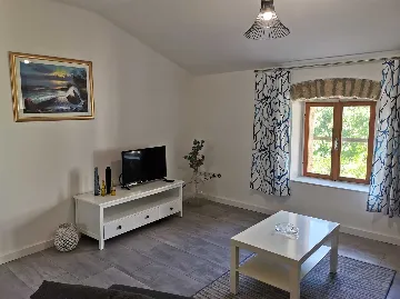 One-Bedroom Apartment in Pilkovići with Shared Pool