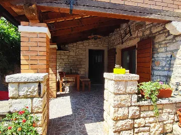 One-Bedroom Apartment with Shared Pool in Pilkovići