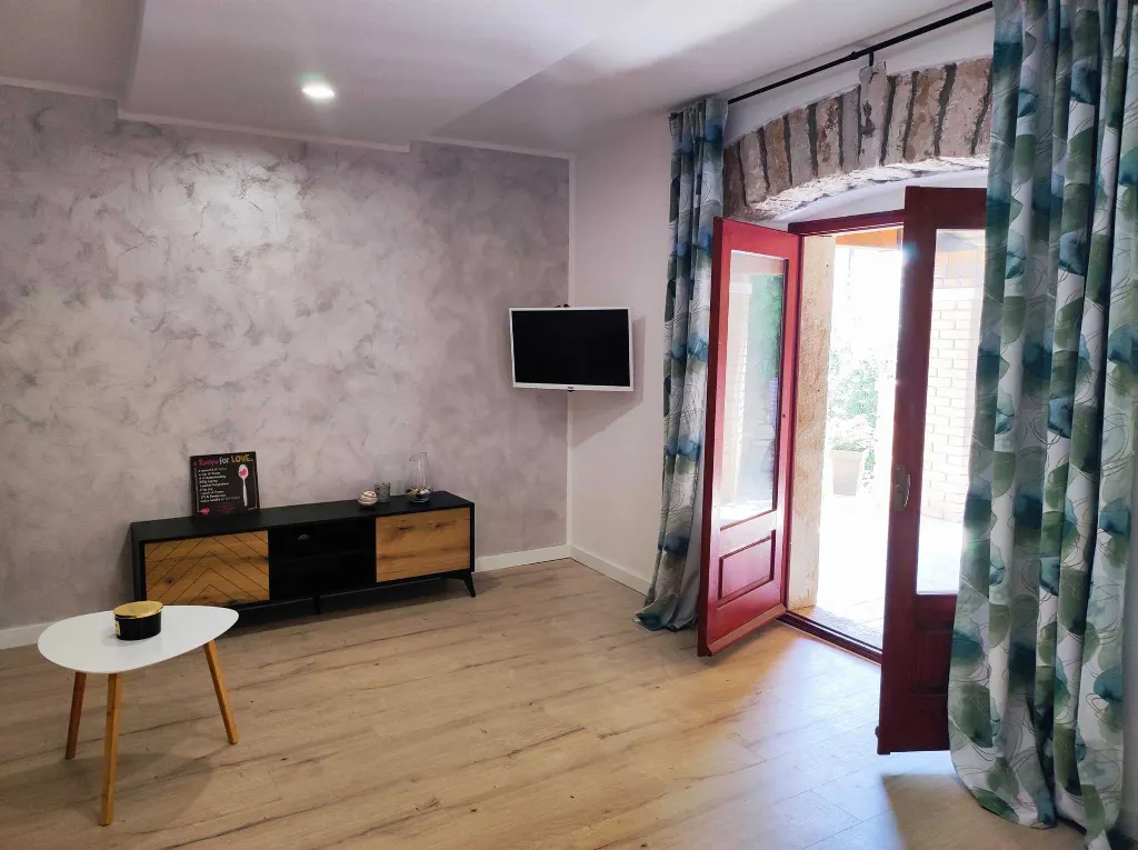 One-Bedroom Apartment with Shared Pool in Pilkovići